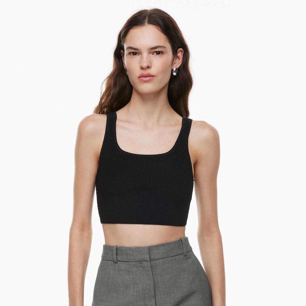 Babaton Sculpt Knit Squareneck Cropped Tank
Cropped ribbed tank top - black